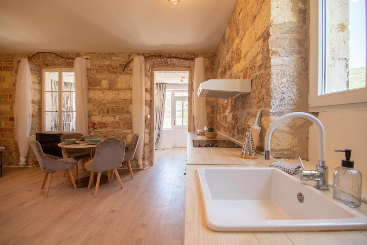Apartments Mali Raj Komiža מראה חיצוני תמונה
