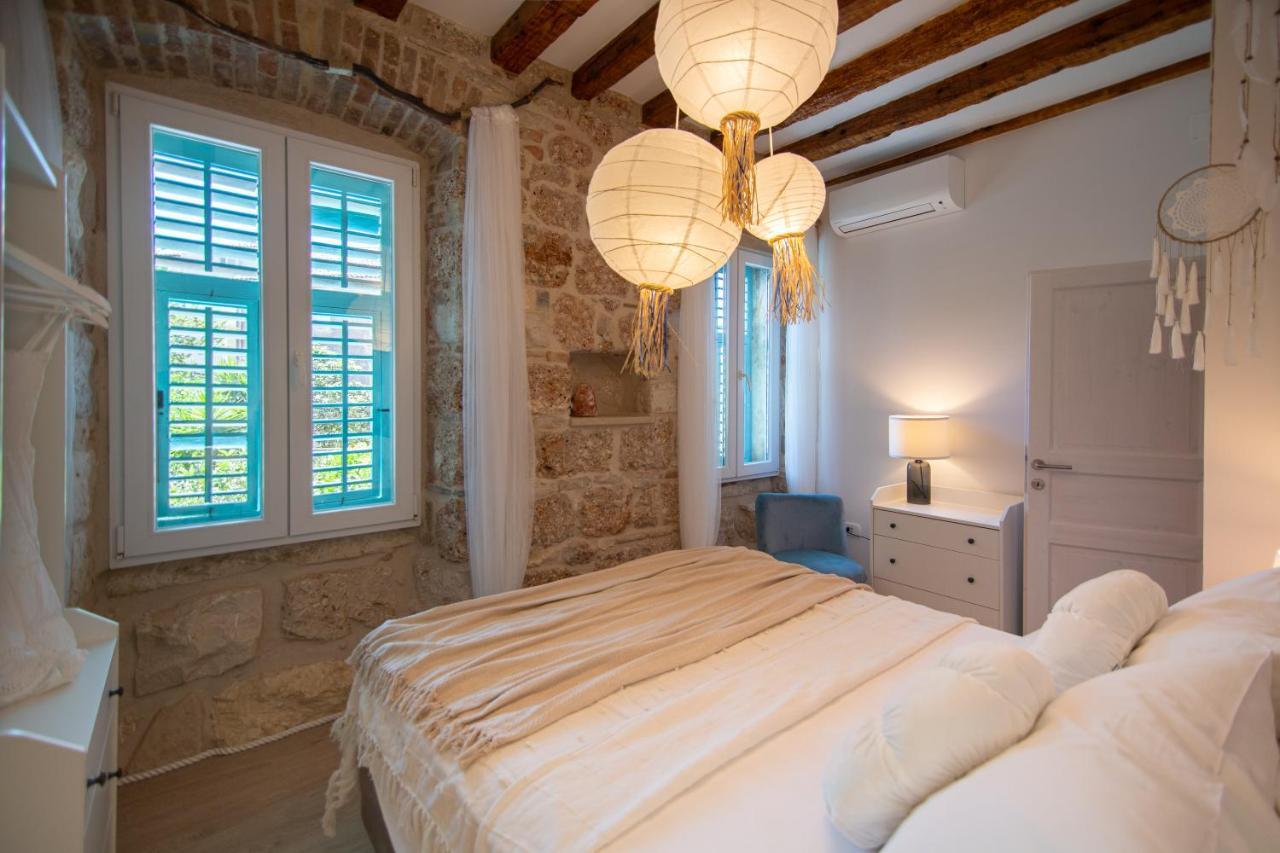 Apartments Mali Raj Komiža מראה חיצוני תמונה