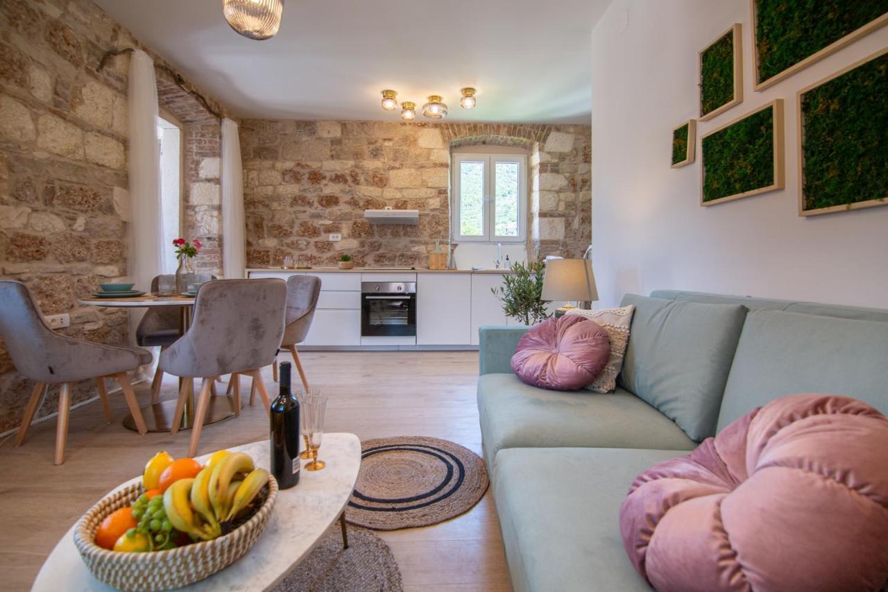 Apartments Mali Raj Komiža מראה חיצוני תמונה