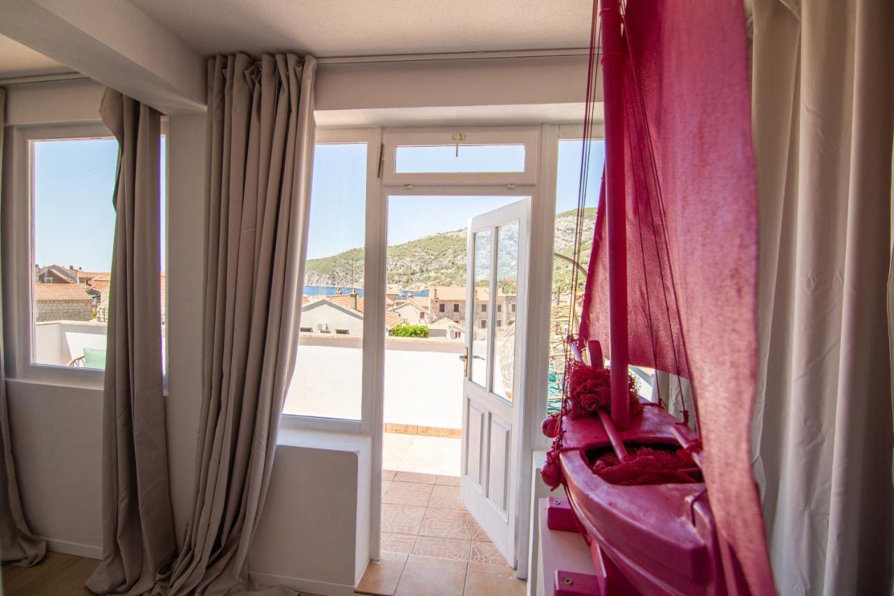 Apartments Mali Raj Komiža מראה חיצוני תמונה