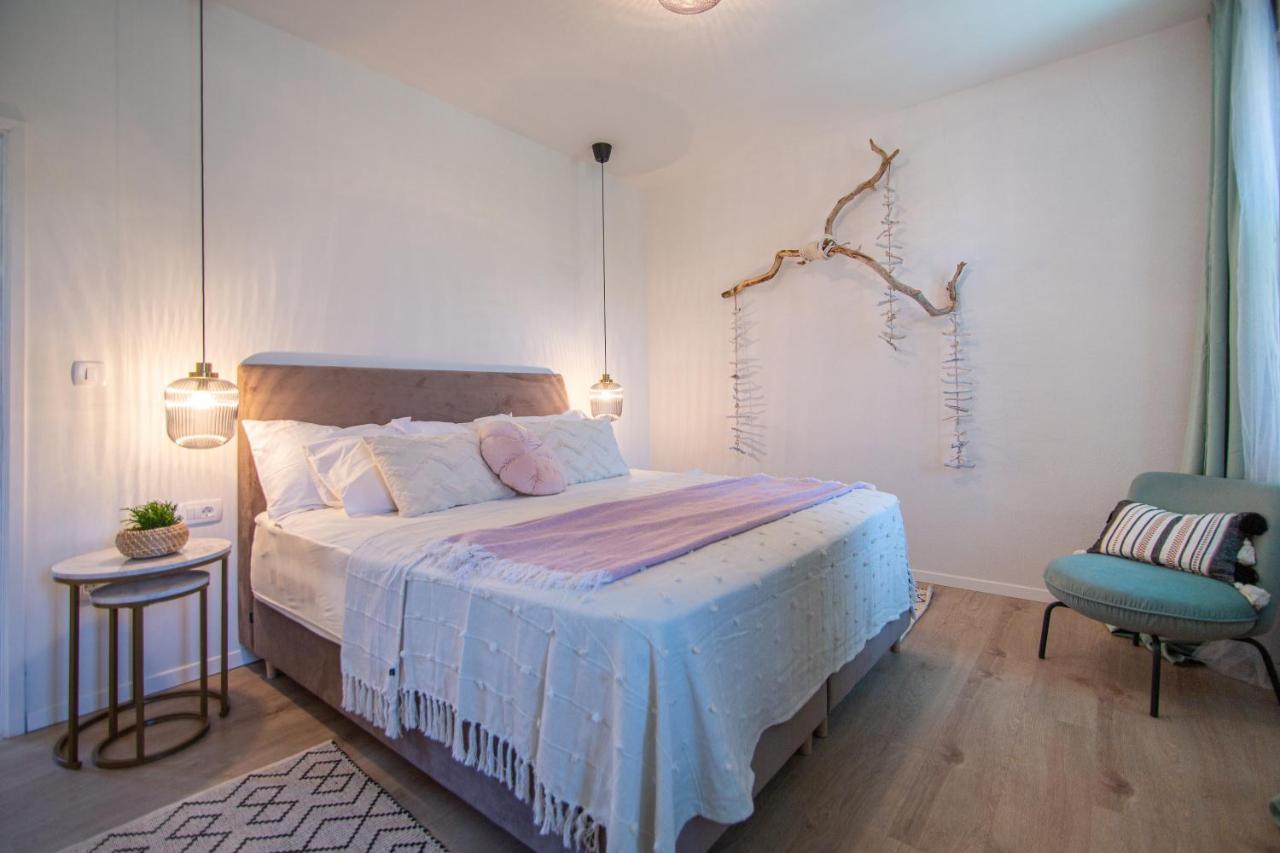 Apartments Mali Raj Komiža מראה חיצוני תמונה