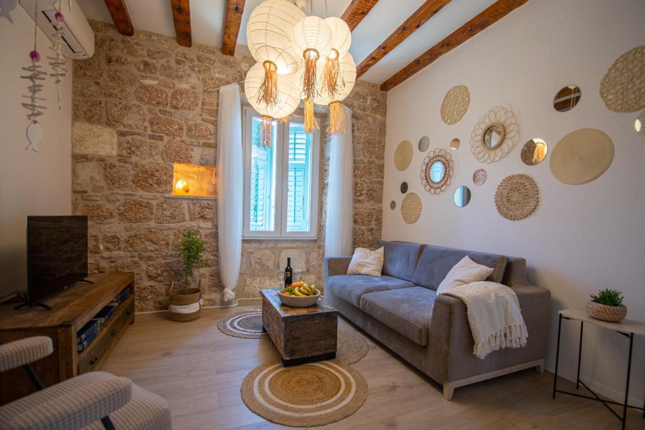Apartments Mali Raj Komiža מראה חיצוני תמונה