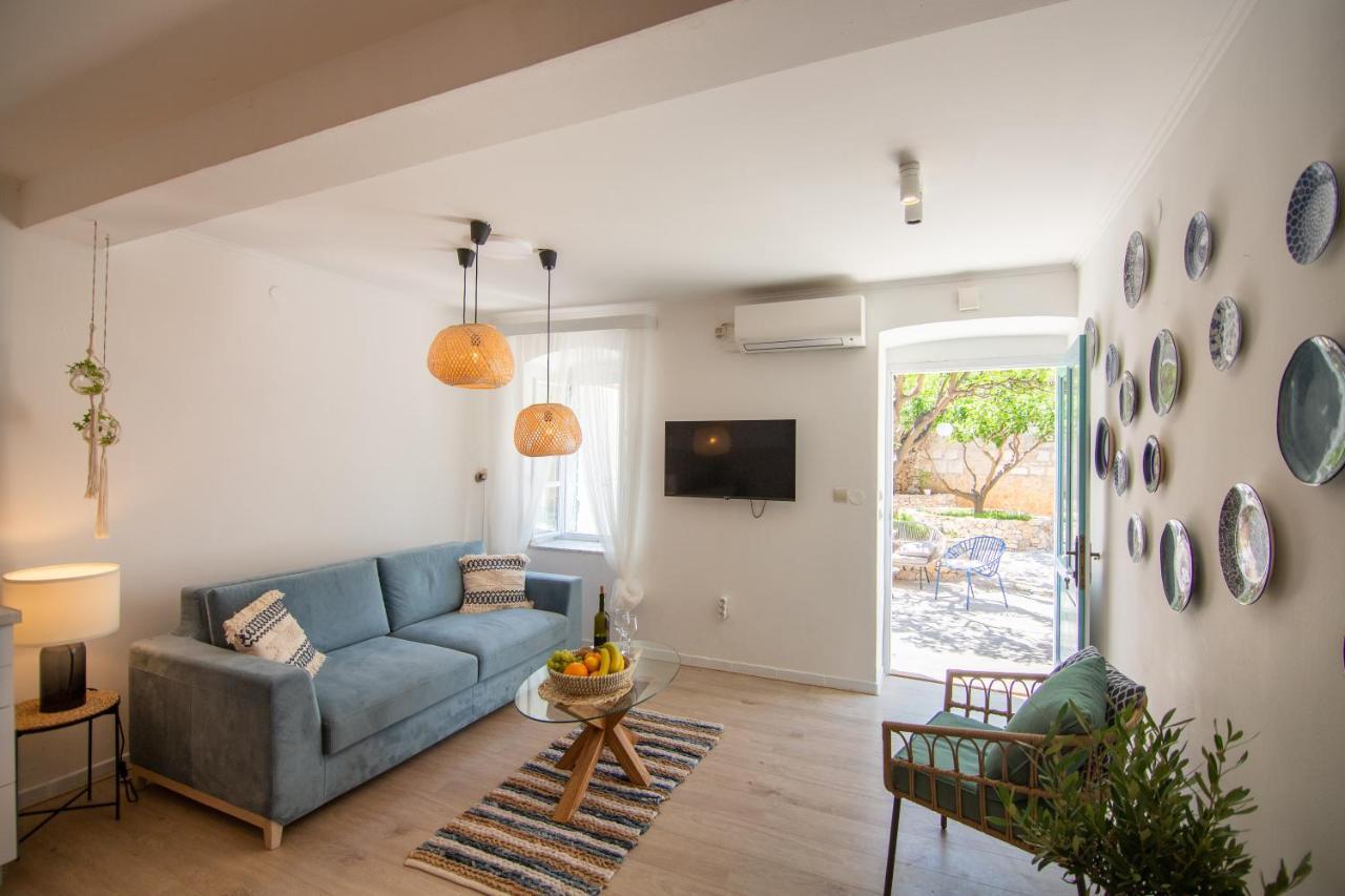 Apartments Mali Raj Komiža מראה חיצוני תמונה